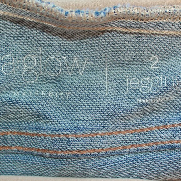 a glow | Maternity Light Wash Jeggings - Picture 5 of 6